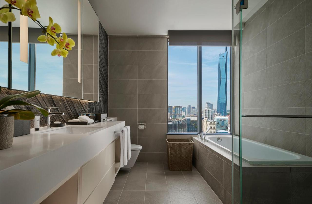 Pan Pacific Serviced Suites Kuala Lumpur Kültér fotó Bathroom